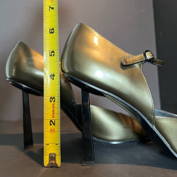 VINTAGE Stuart Weitzman Green Patent Leather Heels - Picture 9 of 9